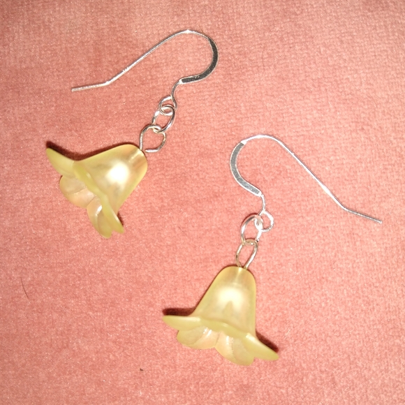 Solid 925 REAL Sterling Silver Wires Frosted Green Flower Blossom Earrings New - Picture 6 of 7